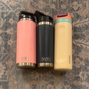 Yeti and Owala water bottles